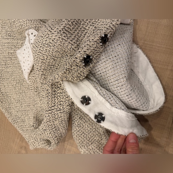 Anthropologie Saturday Sunday 3/4 Cuffed Sleeve Top - Picture 6 of 6